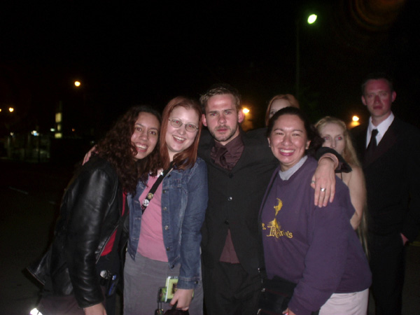 SAG Awards Photos: Dominic and his Fans - 600x450, 68kB