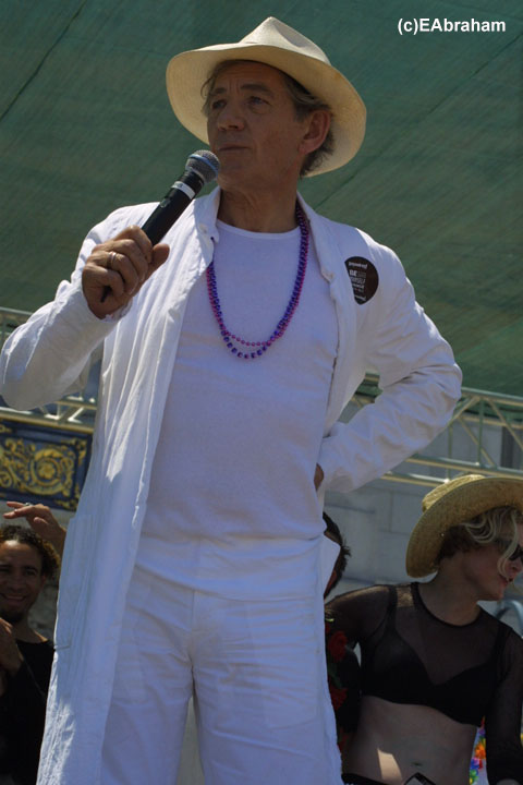 Ian McKellen At Gay Pride Parade - 480x720, 60kB