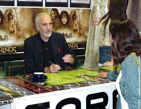 Christopher Lee Booksigning In London - 493x382, 60kB