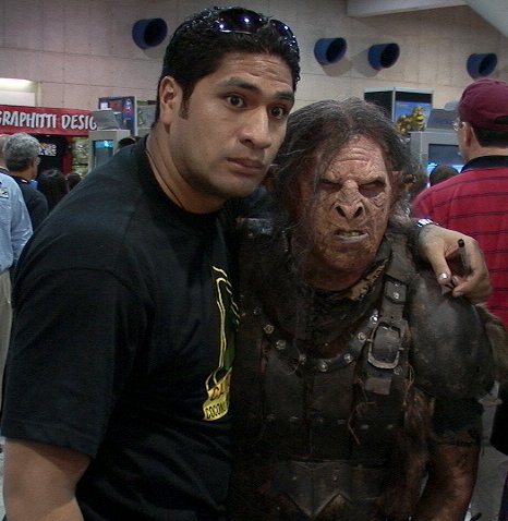 Sala Baker Looking Scared at Comic-Con 2002 - 466x478, 45kB