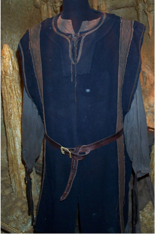 Toronto Exhibit - Rohan Man Costume - 531x800, 71kB