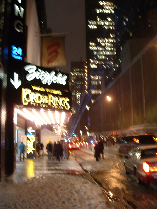 The New York Premiere of TTT - Ziegfeld exterior - 600x800, 146kB