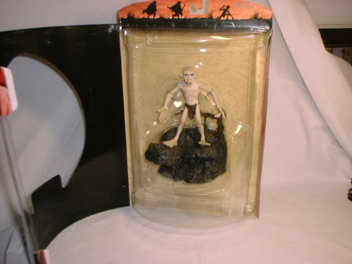 Gollum Action Figure And Packaging - 500x375, 24kB
