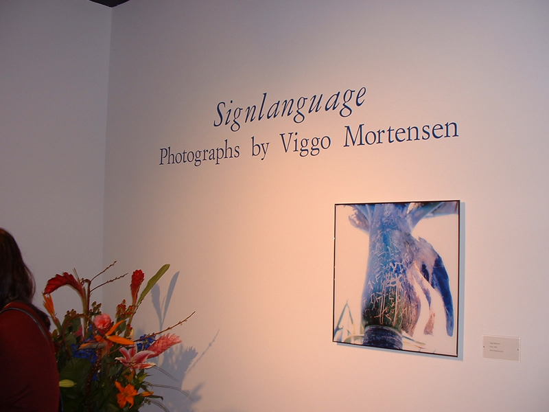 Viggo Mortensen's 'Signlanguage' Exhibit at SLU - 800x600, 304kB