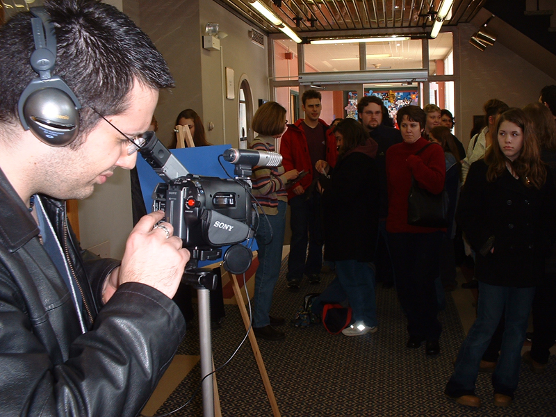 Xoanon Films the Crowd at St. Lawrence University - 800x600, 435kB