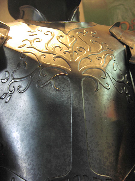 Gondorian Armour - Breastplate Detail - 450x600, 63kB