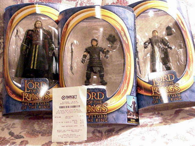 RoTK Aragorn, Sam and Frodo Action Figures - 640x480, 75kB