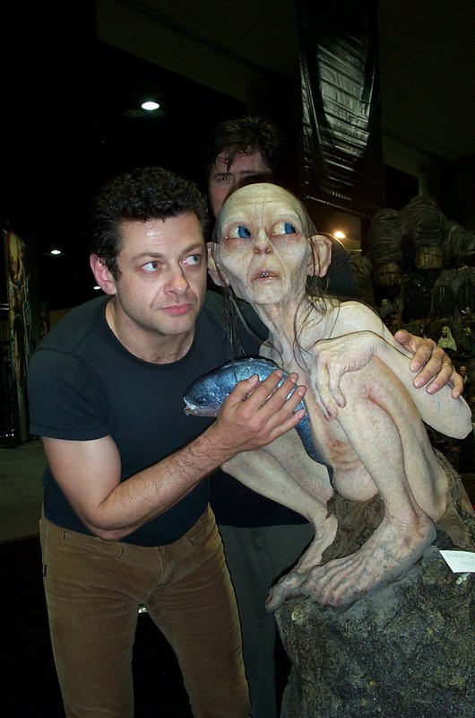 Andy with Smeagol - 530x800, 86kB