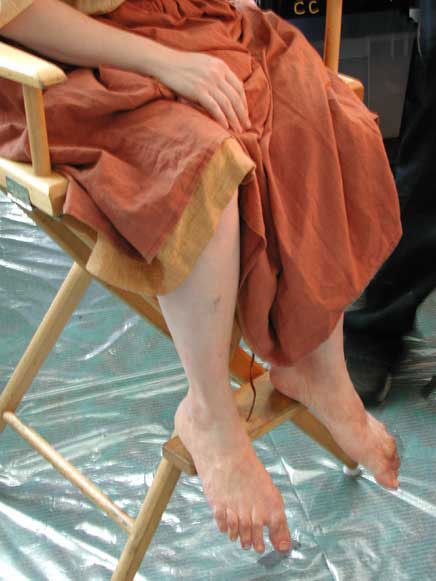 Behind the Scenes at Comic-Con - Finished Hobbit Feet - 436x581, 41kB