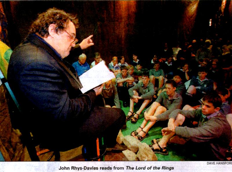 John Rhys-Davies reads LOTR - 800x592, 78kB