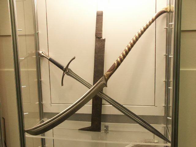 GenCon 2003 Images - Weapons of Middle-earth - 640x480, 105kB