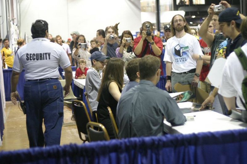 Sean Astin Attends WizardWorld Chicago - The Signing Session - 800x531, 89kB