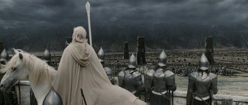 Gandalf looks out over Pelennor Fields - 800x340, 43kB