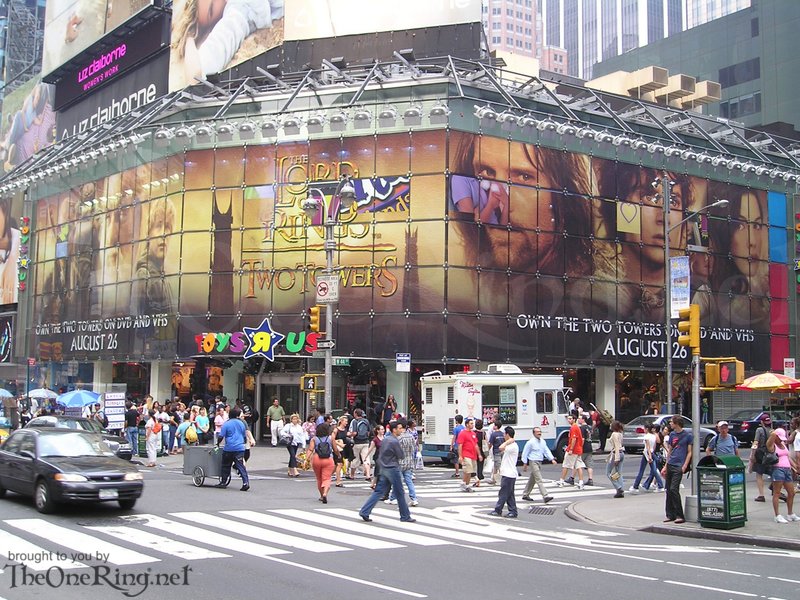 TTT DVD Ad in Times Square, New York - 800x600, 157kB