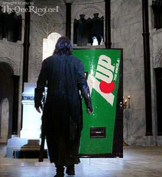 7-Up in Middle-earth - Approaching The Vending Machine - 333x363, 28kB