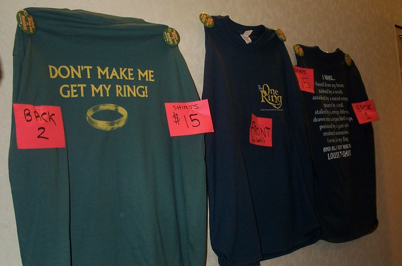 TheOneRing.net T-Shirts - 800x530, 65kB