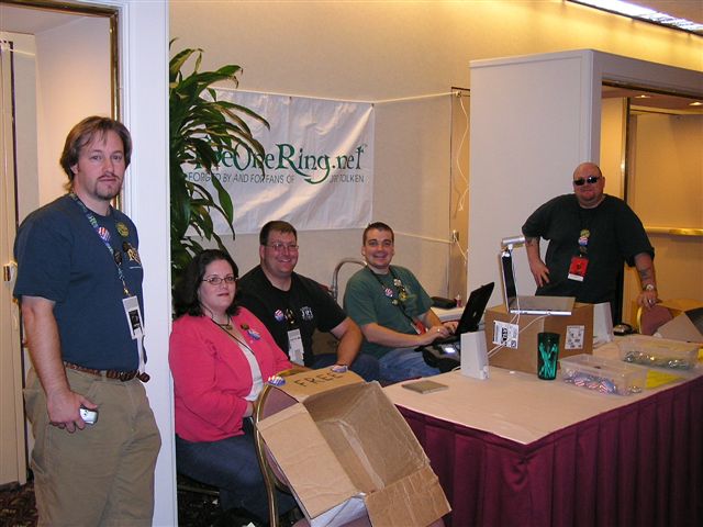 Dragon*Con 2003 Images - The TORN Crew - 640x480, 54kB