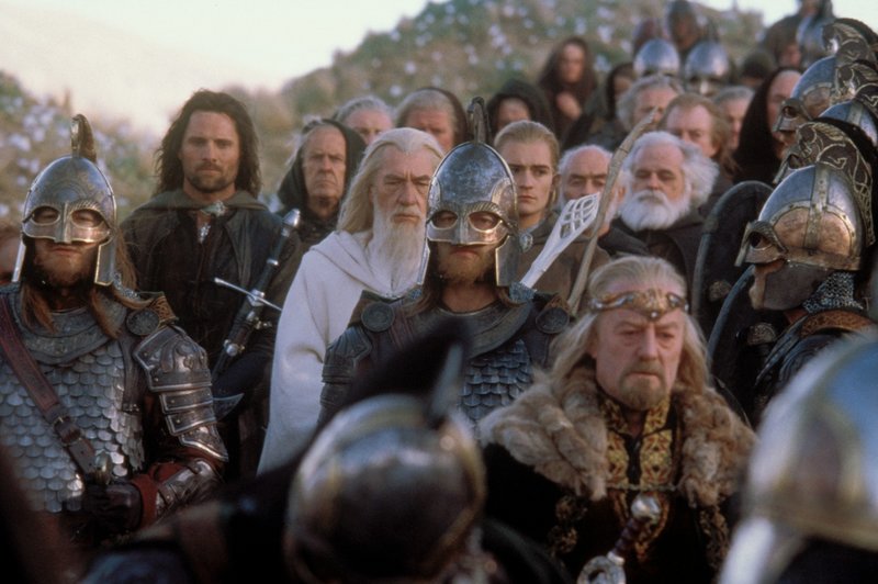 Theoden Leads Theodred's Funeral Cortege - 800x532, 75kB