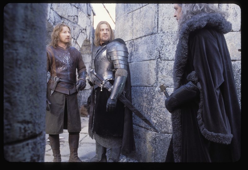 Denethor Exchanges Words With His Sons - 800x548, 86kB