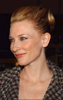 Blanchett at LA Premiere of 'Veronica Guerin' II - 254x399, 16kB