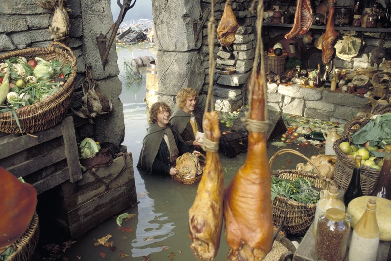 Merry and Pippin Discover Saruman's Stash - 800x533, 119kB