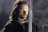 Aragorn Challenges The Dead - (800x536, 64kB)