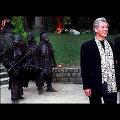 Cannes 2001 - Ian McKellen And Last Alliance Orcs - (300x300, 24kB)