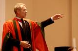 Ian McKellen Receives his Honoury Degree at Leeds - (800x531, 42kB)
