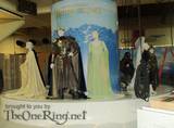 Costume Display - Eowyn, Aragorn, Arwen, Pippin - (800x593, 92kB)