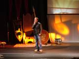Billy Boyd on stage, part three - (800x600, 69kB)