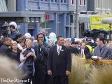 Lawrence Makoare arrives at the Wellington FOTR Premiere - (800x600, 73kB)