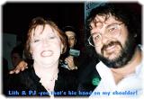 Peter Jackson with a Fan - (694x480, 37kB)