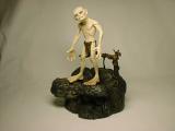 Gollum Action Figure And Base - (500x375, 15kB)
